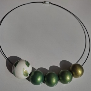 Colier handmade verde metalizat cu auriu - bijuterii - coliere - coliere din mărgele - Artynos.ro