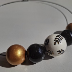 Colier handmade negru cu auriu - bijuterii - coliere - coliere din mărgele - Artynos.ro