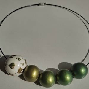 Colier handmade verde cu auriu - bijuterii - coliere - coliere din mărgele - Artynos.ro