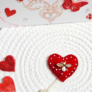 Brosa Inima Catifea  - bijuterii - broșe - Artynos.ro