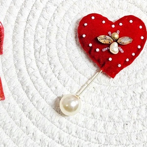 Brosa Inima Catifea  - bijuterii - broșe - Artynos.ro