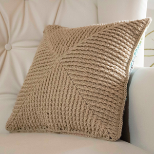 Fata de perna crosetata cu doua fete de 40x40cm.Una dintre fete este din fir acrilic multicolor, iar cealalta monocroma. - casă & stil de viață - textile de casă - perne - Artynos.ro