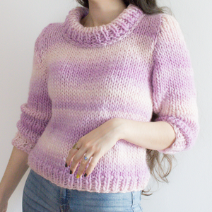 S - Pulover tricotat manual din lana virgina merinos, fir multicolor roz. Disponibil in marimea S, Îmbrăcăminte și modă, Haine damă, Tricou și top de damă, Altele, Împletitură, ARTYNOS