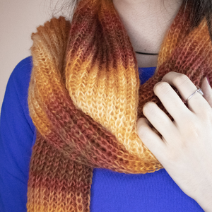 Fular lung tricotat manual din fir de mohair si acrilic multicolor cu ciucuri - îmbrăcăminte și modă - eșarfe, pălării, fularuri - eșarfe - Artynos.ro