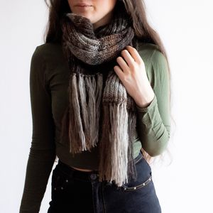 Fular lung tricotat manual din fir de mohair si acrilic multicolor cu ciucuri - îmbrăcăminte și modă - eșarfe, pălării, fularuri - eșarfe - Artynos.ro