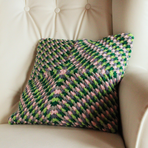 Fata de perna plic crosetata cu doua fete de 40x40cm. - casă & stil de viață - textile de casă - perne - Artynos.ro