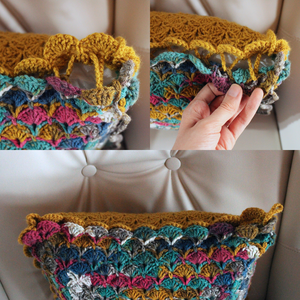 Fata de perna crosetata cu doua fete de 35x35cm.Una dintre fete este din fir acrilic multicolor, iar cealalta monocroma. - casă & stil de viață - textile de casă - perne - Artynos.ro