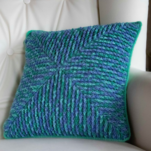 Fata de perna crosetata cu doua fete de 40x40cm.Una dintre fete este din fir acrilic multicolor - casă & stil de viață - textile de casă - perne - Artynos.ro