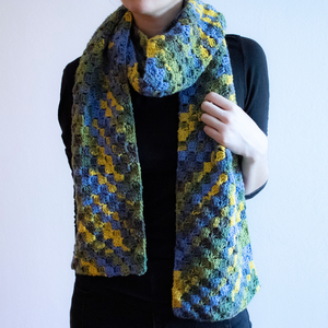 Fular unisex lung crosetat din fir acrilic multicolor - îmbrăcăminte și modă - eșarfe, pălării, fularuri - eșarfe - Artynos.ro