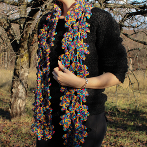 Fular floral crosetat din fir acrilic multicolor - îmbrăcăminte și modă - eșarfe, pălării, fularuri - eșarfe - Artynos.ro