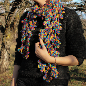 Fular floral crosetat din fir acrilic multicolor, Îmbrăcăminte și modă, Eșarfe, pălării, fularuri, Eșarfe, Împletitură, Croșetat, ARTYNOS