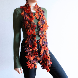 Fular floral crosetat din fir acrilic multicolor - îmbrăcăminte și modă - eșarfe, pălării, fularuri - eșarfe - Artynos.ro