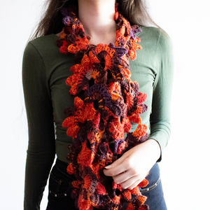 Fular floral crosetat din fir acrilic multicolor - îmbrăcăminte și modă - eșarfe, pălării, fularuri - eșarfe - Artynos.ro