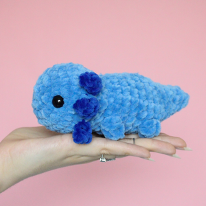 Jucarie din fir plusat - Axolotl crosetat - jucării și echipamente pentru copii - plușuri - figurine de pluș - Artynos.ro