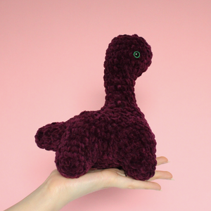 Jucarie din fir plusat - Dinozaur Brachiosaurus crosetat - jucării și echipamente pentru copii - plușuri - figurine de pluș - Artynos.ro