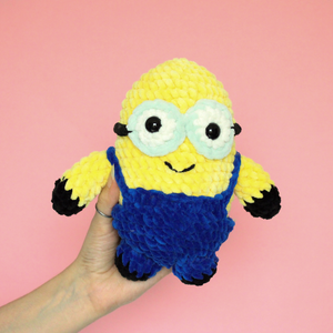 Jucarie din fir plusat - Minion crosetat , Jucării și echipamente pentru copii, Plușuri, Figurine de pluș, Împletitură, ARTYNOS