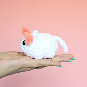 Jucarie din fir plusat - Hamster cu fundita - jucării și echipamente pentru copii - plușuri - figurine de pluș - Artynos.ro