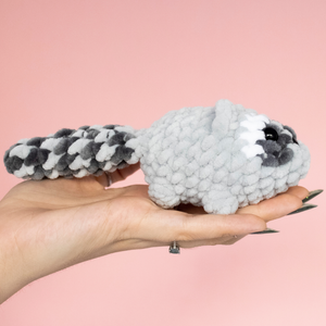 Jucarie din fir plusat - Raton mic - jucării și echipamente pentru copii - plușuri - figurine de pluș - Artynos.ro