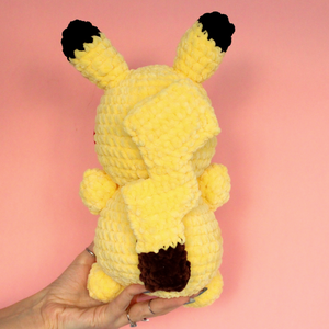 Jucarie Pikachu mare - Pokemon crosetat  - jucării și echipamente pentru copii - plușuri - figurine de pluș - Artynos.ro