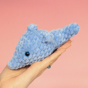 Jucarie din fir plusat - Delfin mic crosetat, Jucării și echipamente pentru copii, Plușuri, Figurine de pluș, Împletitură, ARTYNOS