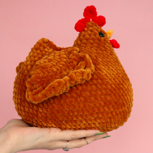 Jucarie din fir plusat - Gaina - jucării și echipamente pentru copii - plușuri - figurine de pluș - Artynos.ro