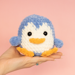 Jucarie din fir plusat - Pinguin bleo - Artynos.ro