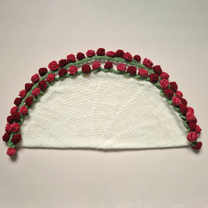 Patura crosetata buchet de trandafiri din fir acrilic hipoalergenic si anti-scamosare - casă & stil de viață - textile de casă - pături - Artynos.ro