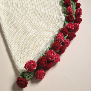 Patura crosetata buchet de trandafiri din fir acrilic hipoalergenic si anti-scamosare - casă & stil de viață - textile de casă - pături - Artynos.ro
