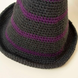 Palarie de vrajitoare crosetata din fir acrilic - îmbrăcăminte și modă - eșarfe, pălării, fularuri - pălărie - Artynos.ro
