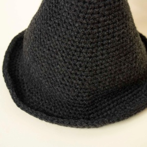 Palarie de vrajitoare crosetata din fir acrilic - îmbrăcăminte și modă - eșarfe, pălării, fularuri - pălărie - Artynos.ro Palarie de vrajitoare crosetata din fir acrilic - îmbrăcăminte și modă - eșarfe, pălării, fularuri - pălărie - Artynos.ro