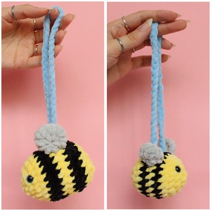 Decoratiune masina din fir plusat - Albina in leagan - jucării și echipamente pentru copii - plușuri - figurine de pluș - Artynos.ro