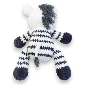Jucarie din fir plusat - Zebra crosetata - jucării și echipamente pentru copii - plușuri - figurine de pluș - Artynos.ro