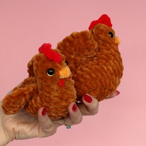 Jucarie din fir plusat - Gaina mica - jucării și echipamente pentru copii - plușuri - figurine de pluș - Artynos.ro