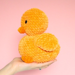 Jucarie din fir plusat - Pui mare crosetat - jucării și echipamente pentru copii - plușuri - figurine de pluș - Artynos.ro