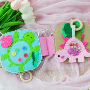 Carte Senzorială Bebe Prima Mea Gentuță � Sigură (6 luni+), cu Sistem de Prindere - jucării și echipamente pentru copii - cărți pentru copii, cărți textile - Artynos.ro