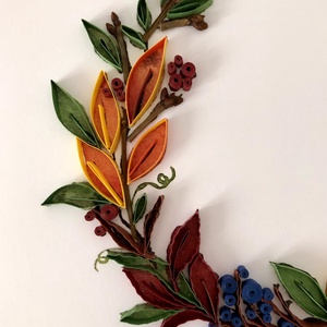 Tablou quilling handmade � Coroniță decorativă - arte vizuale și accesorii  - imagini cu broderii - alte tablouri textil - Artynos.ro