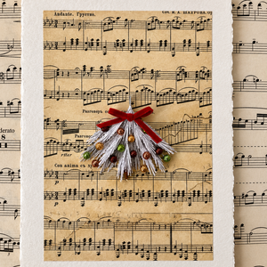 Felicitare de Craciun cu bradut alb, Craciun, Accesorii cadou de Craciun, Felicitari de Craciun, Arta de hartie, Fotografie, grafica, desen, ilustratie, Partitura veche, hartie fina din bumbac si un bradut delicat, realizat manual prin tehnica quilling..., ARTYNOS