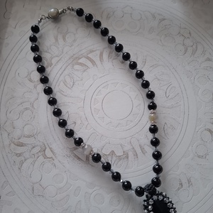 Colier ONIX cu pandantiv - bijuterii - coliere - coliere din pietre semiprețioase - Artynos.ro