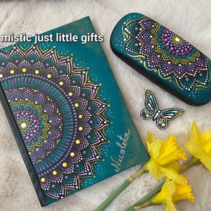 Agenda pictata manual in tehnica mandala dots - casă & stil de viață - produse de papetărie - caiete și jurnale - Artynos.ro