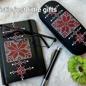 Toc ochelari pictat manual in tehnica mandala dots - genți și portofele - portofele, huse, suporturi - suport de ochelari - Artynos.ro