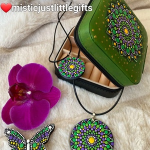 Cutie de bijuterii pictata manual in tehnica mandala dots - bijuterii - suporturi și cutii de bijuterii - cutii de bijuterii - Artynos.ro