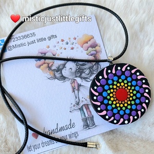 Pandantiv martisor nasture multicolor - Artynos.ro