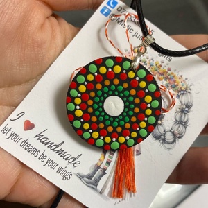 Pandantiv marțișor nasture multicolor - bijuterii - mărțișor - Artynos.ro