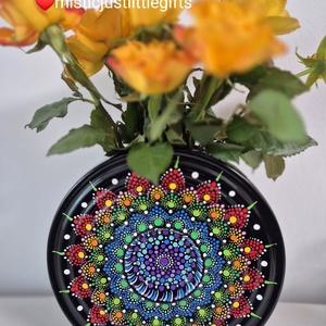 Vaza ceramica pictata manual in tehnica mandala dots perfecta pentru 8 Martie, Casa & Stil de viata, Decoratiuni de casa, Accesorii florale, Vaze, Pictura, Obiecte pictate, ARTYNOS