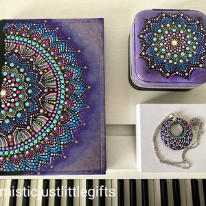 Cutie de bijuterii pictata manual in tehnica mandala dots - obiect personalizat - bijuterii - suporturi și cutii de bijuterii - cutii de bijuterii - Artynos.ro