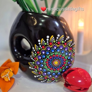Vaza ceramica pictata manual in tehnica mandala dots - Artynos.ro