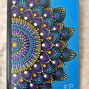 Agenda pictata manual in tehnica mandala dots, Casa & Stil de viata, Produse de papetarie, Caiete si jurnale, Pictura, Obiecte pictate, Asterne-ti gandurile intr-o  agenda unica!
Fiecare agenda este unicat.
Culorile folosite sunt acril..., ARTYNOS