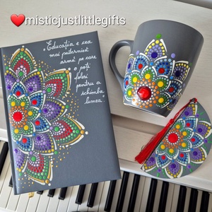 Agenda pictata manual in tehnica mandala dots - casă & stil de viață - produse de papetărie - caiete și jurnale - Artynos.ro