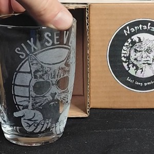 Cana cu șase sau șapte pisici  -  - Artynos.ro