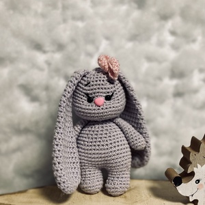 iepuraș amigurumi - jucării și echipamente pentru copii - plușuri - iepure de pluș - Artynos.ro